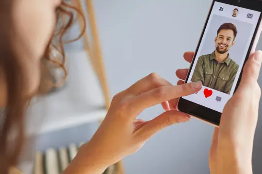 提升线上交友档案的5个实用技巧，保持真实不做作