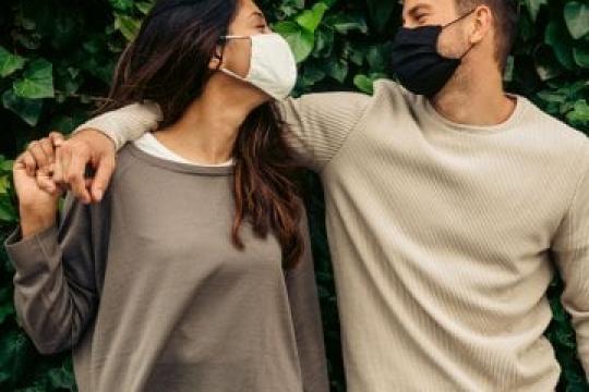 疫苗接种率提升，重返约会前请先自我检查