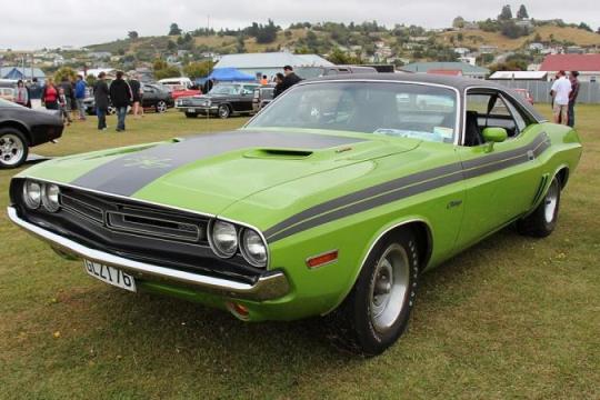 男子发现陌生人偷拍1971款挑战者，随后发生的事让人匪夷所思