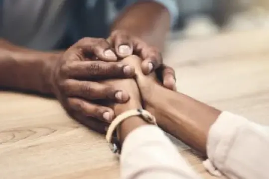 如何与经历过性侵的伴侣相处？你需要了解的几点