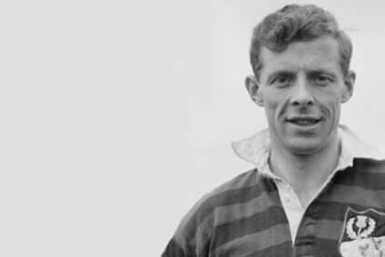 男士橄榄球衫穿搭指南