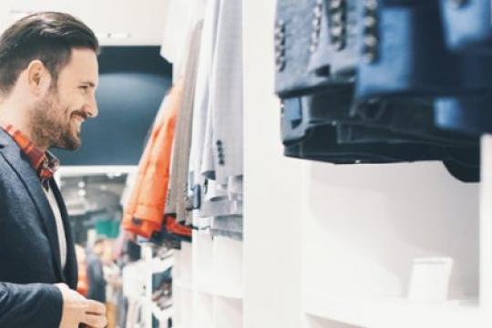 迈出你的时尚第一步：超越牛仔裤、T恤和运动鞋