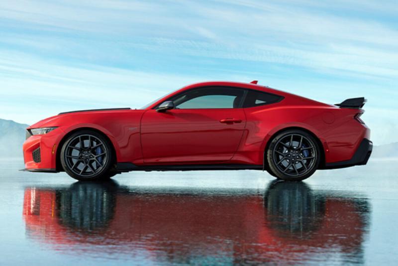 2026 Ford Mustang Dark Horse SC 2