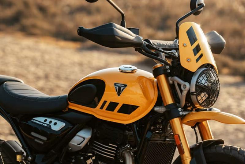 Triumph Scrambler 400xc 2