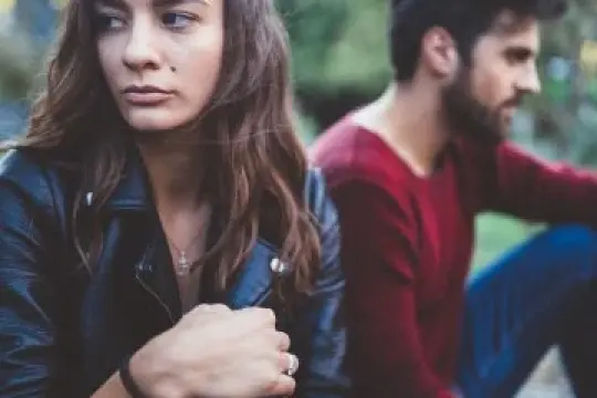 刚经历分手？避免犯这9个大错误