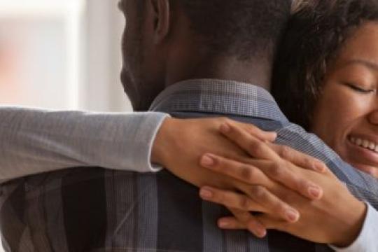 与自尊心低落的男性约会：你需要了解的13件事