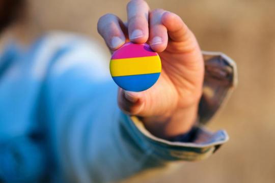 你是否对所有性别的人都有好感？你可能是泛性恋者