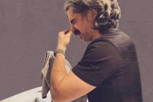 如何彻底去除合成运动衫的异味