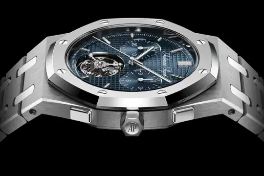 爱彼为全新皇家橡树计时码表带来了轻盈触感——字面意义上的轻