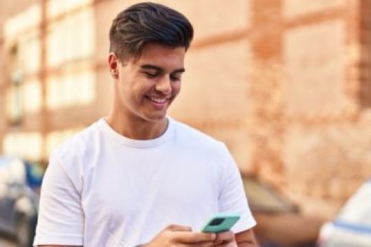 男生通过短信暗示喜欢你的13种方式