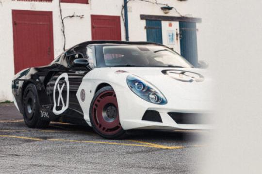 Deus Ex Machina携手Zagato打造独特AGTZ双尾跑车，尽显冲浪风情