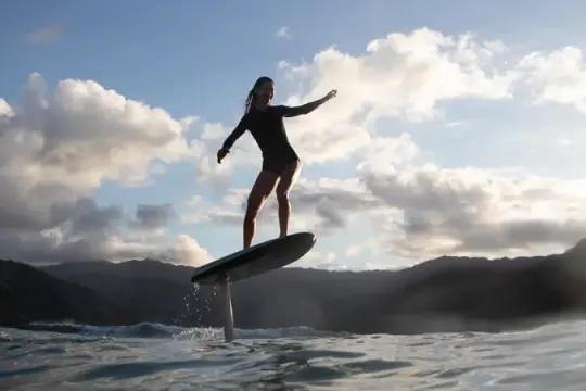 Flite最新电动水翼冲浪板：全球最轻的性能之选