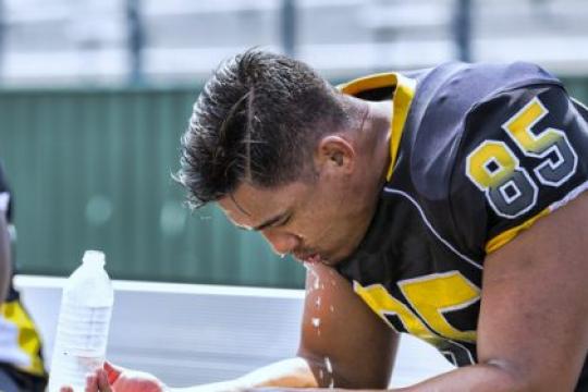 如何识别与治疗中暑和热衰竭