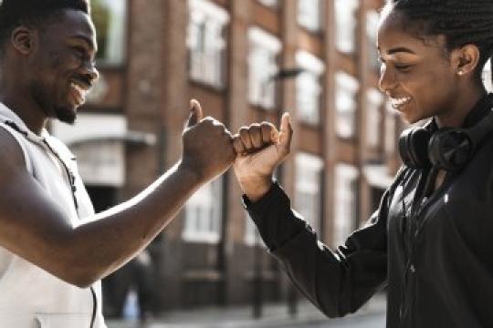 如果你觉得她可能在调情，这5点你必须注意