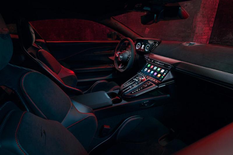 Aston Martin Vantage S 4