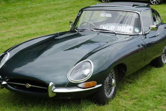 买家称卖家坚称1967款捷豹E-Type为原装，细节却让人怀疑