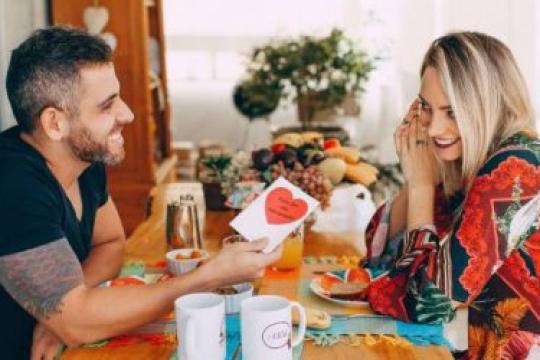 她想让你追她的23个明显信号