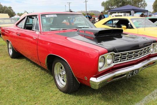 普利茅斯发布Road Runner 440+6车型及其现今价格解析