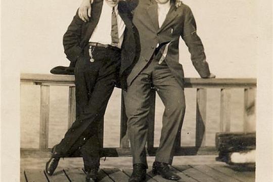 如何建立并维系男性友谊