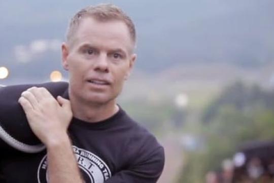 男子气概艺术播客第63期：与斯巴达赛创始人乔·德塞纳对话