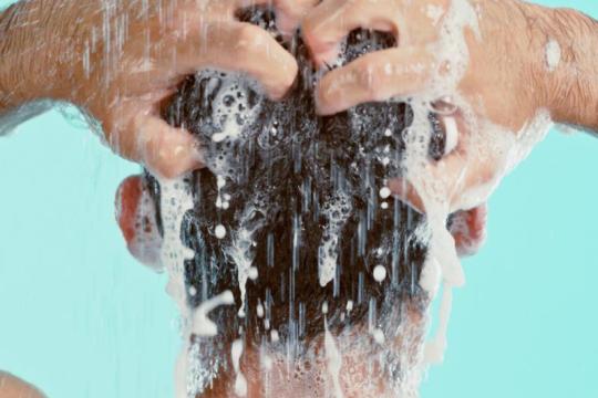 科学解析洗发频率，帮你优化洗澡习惯