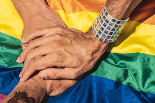 探讨同性恋男性为何更倾向于三人关系的四大原因