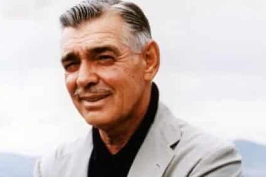 如何穿Polo衫不显得像中层管理者