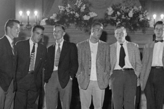 运动夹克、休闲西装外套与正装西装外套的区别解析