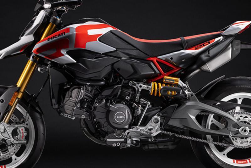 2026 Ducati Hypermotard V2 2