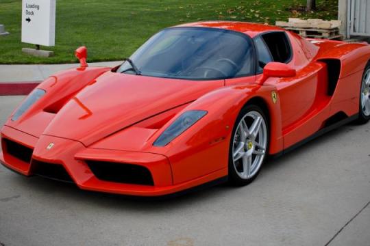 2002款法拉利恩佐：当超级跑车彻底变身赛道猛兽