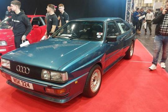 默默挑战美式肌肉车的欧洲轿跑车