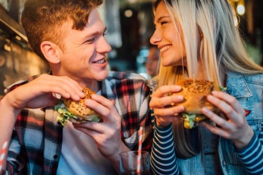 重燃旧情是否值得？我们来分析利与弊