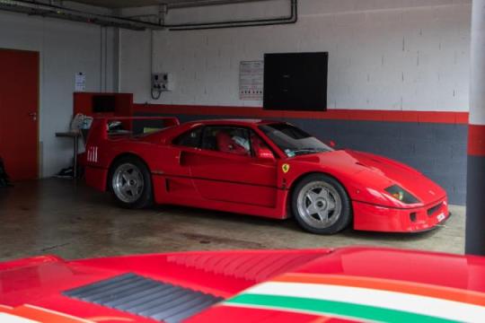 1987年法拉利F40：首款无妥协的极速传奇