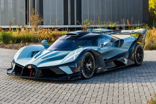 布加迪终极Bolide超级跑车致敬1920年代蓝色Type 35赛车