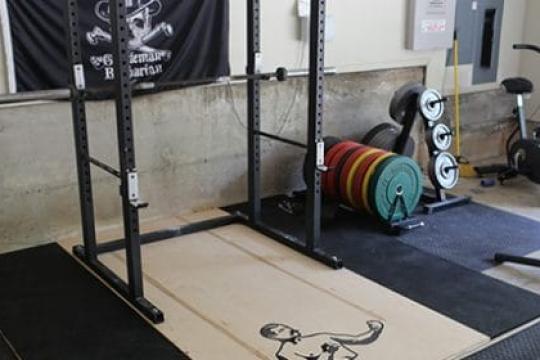 如何打造一个举重平台