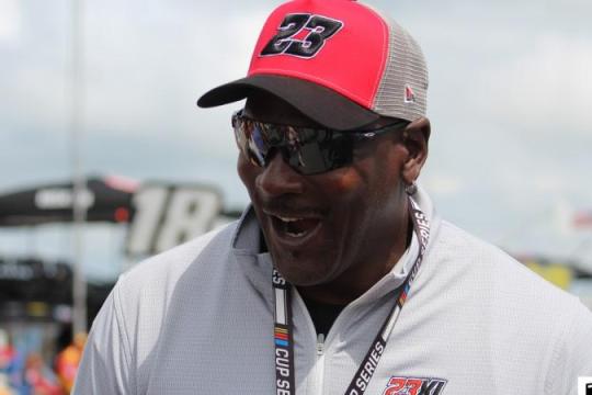 迈克尔·乔丹建议NASCAR借鉴NBA的合作伙伴制度实现繁荣