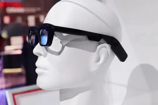 苹果正在开发自家智能眼镜：报道