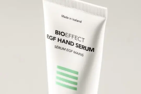 用BIOEFFECT全新EGF护手精华呵护双手
