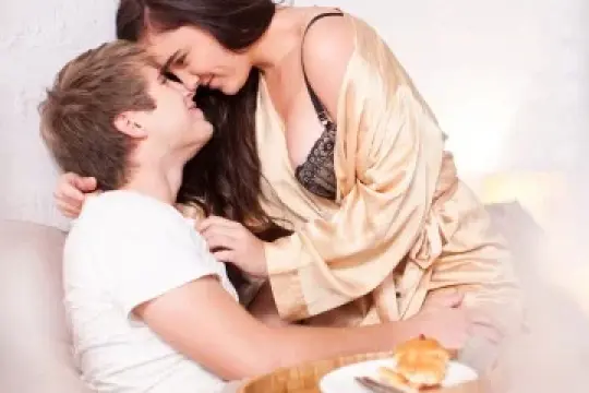 八种女生主导的床上体位，值得你们一起尝试