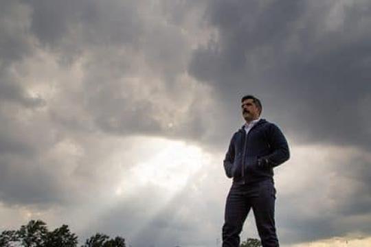 你的新宠：Flint and Tinder的十年连帽衫