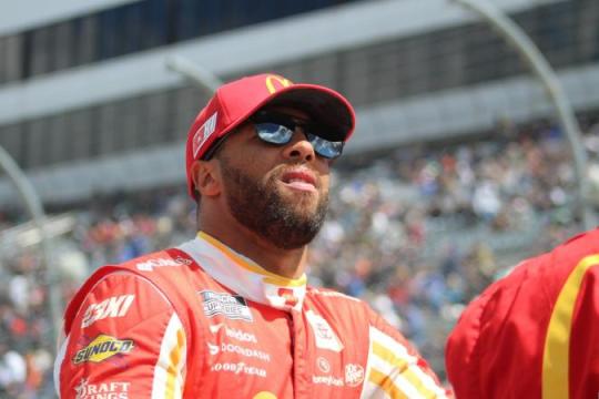 巴巴·华莱士的影响力及其在NASCAR中的重要意义