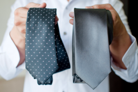 如何搭配领带、衬衫与西装