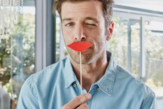 你在调情时总是手忙脚乱吗？教你如何扭转局面