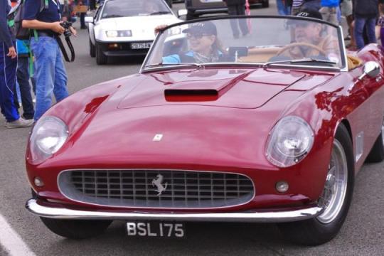 10辆谷仓发现的汽车让车主瞬间成为百万富翁