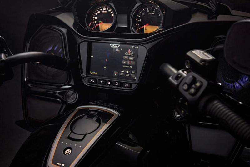 2025 Indian Pursuit Elite Motorcycle 3