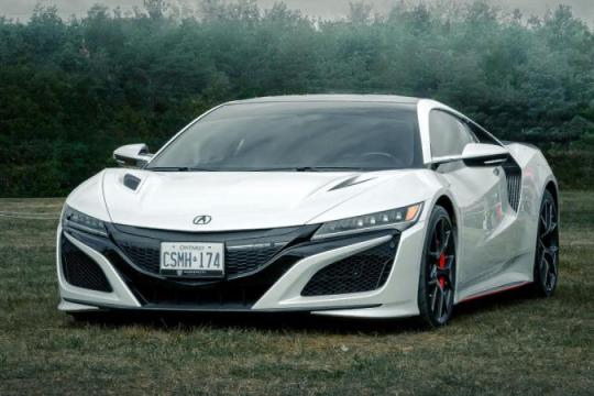 讴歌NSX如何证明超级跑车也能兼顾实用性