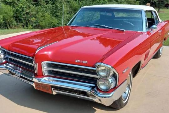 1965款庞蒂亚克Catalina 2+2搭载421发动机，0-60英里加速不到7秒