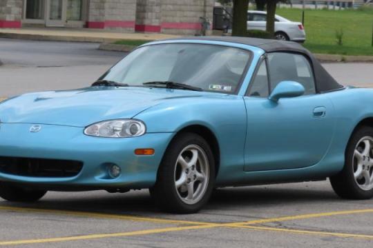 马自达MX-5 Miata：纯粹驾驶乐趣永不过时的经典跑车