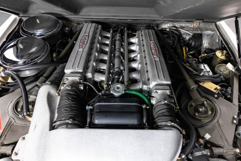 1990 Lamborghini LM002 5