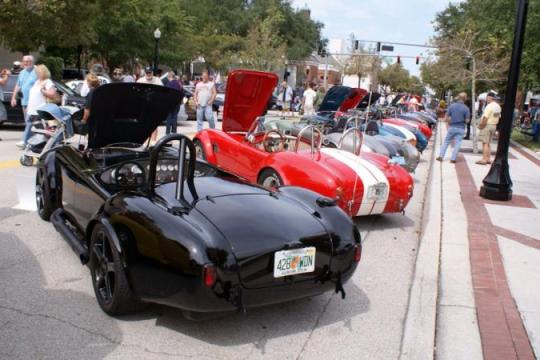 这款英美混血车成为1965年Shelby Cobra，彻底改变了跑车格局